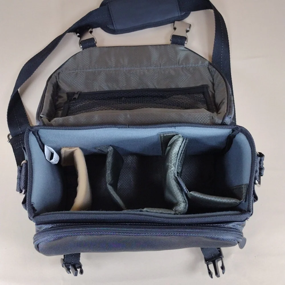 Nikon Black Utility Digital DSLR Camera Outdoor Casual Crossbody Padded Bag